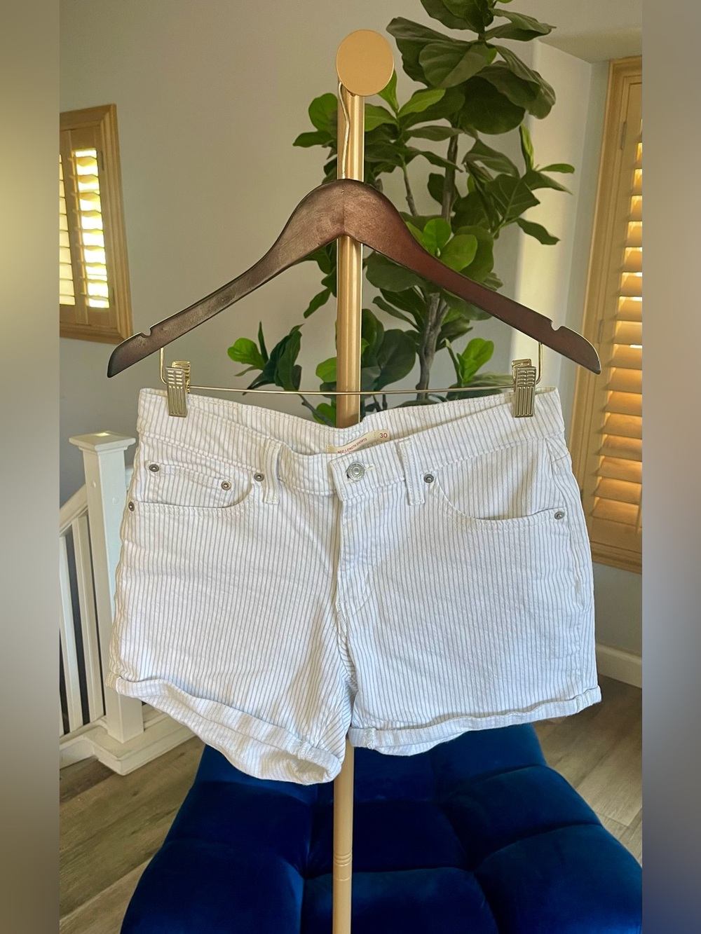 Levi’s Mid Length Striped Denim Shorts Women’s Size 30